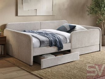 Кровать без матраса