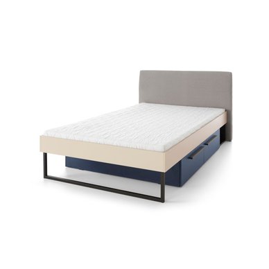 Кровать без матраса