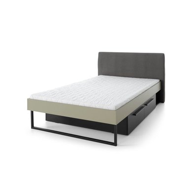 Кровать без матраса