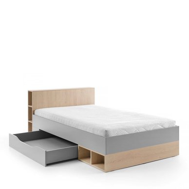 Кровать без матраса